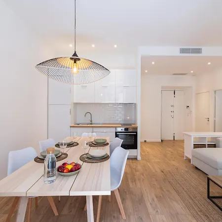 Appartement Magnifique 2p Avec Vue Sur Le Port De Nice